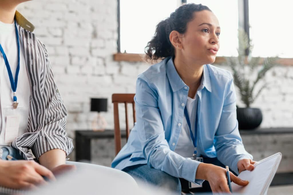 Coach de vie tarif – séance individuelle de coaching avec prise de notes en cabinet