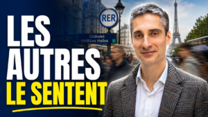 Vignette YouTube montrant Xavier Foucher dans un décor parisien avec des passants floutés, illustrant l’idée que les autres perçoivent notre état intérieur à travers le corps, la posture, le regard et la communication non verbale.